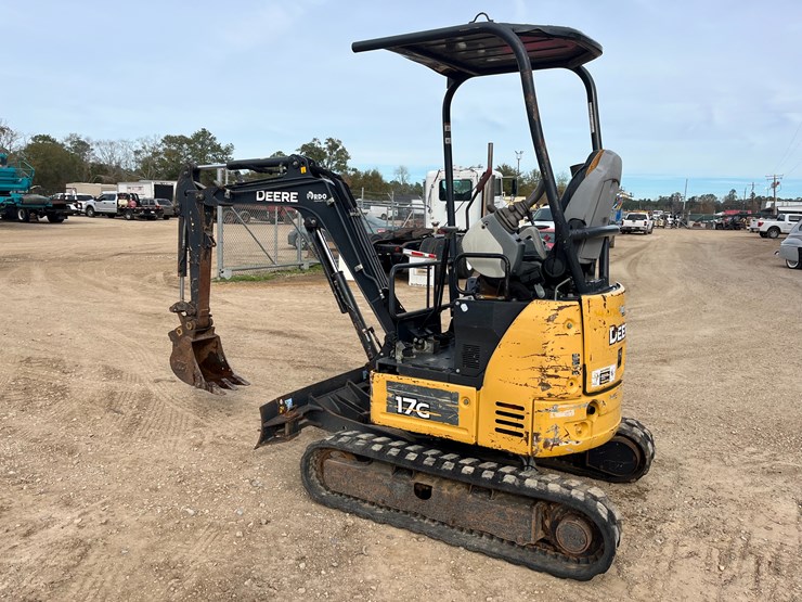 2017-deere-17g-image-1