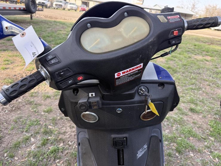 #46-•-2016-yongfu-yn150t-12-scooter-image-4