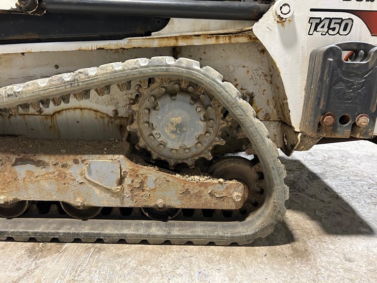 2018-bobcat-t450-image-17