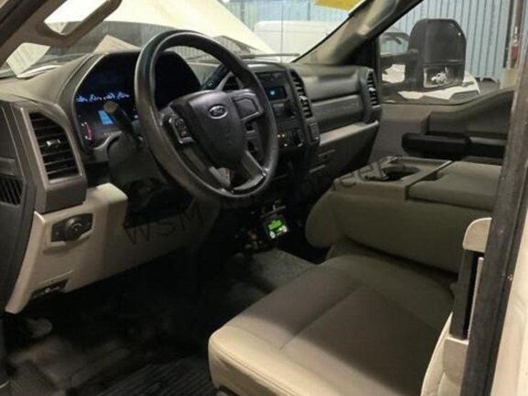 2017-ford-f550-image-24