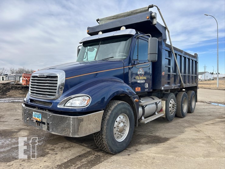 2007-freightliner-columbia-120-image-1