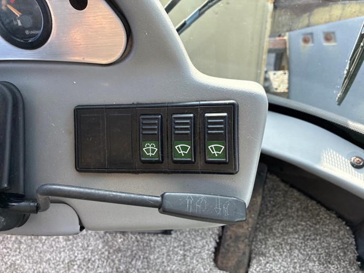 2005-ingersoll-rand-wl350-image-59