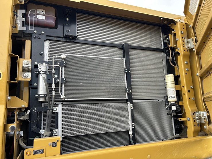 2023-caterpillar-336-image-16