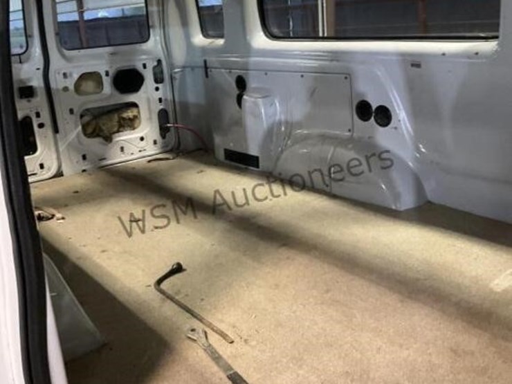 2003-ford-cargo-image-10