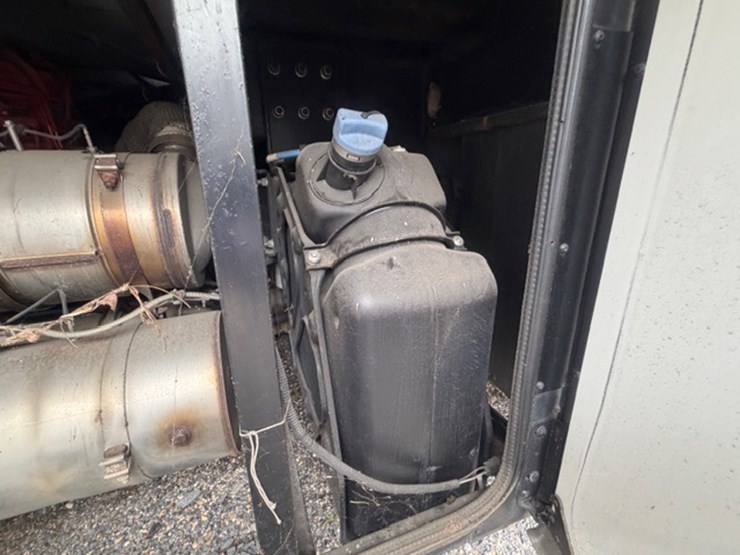 #1339-•-2011-fleetwood-36j-discovery-rv-/-motorhome-image-74