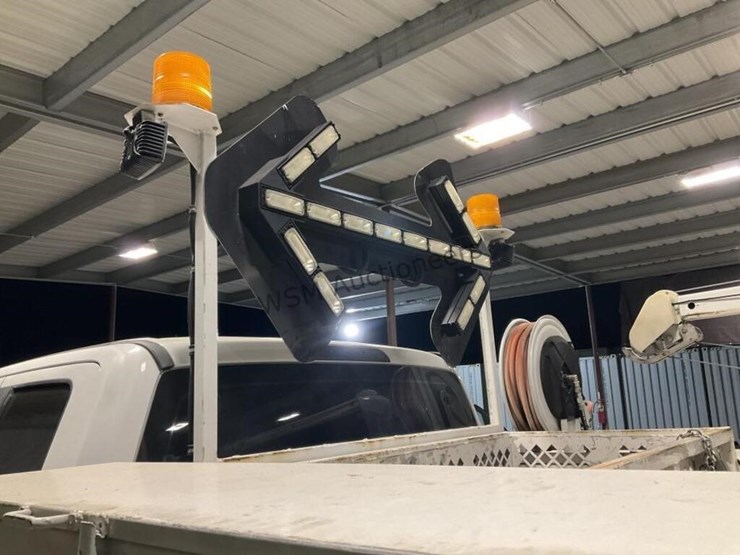 2017-ford-f550-image-11