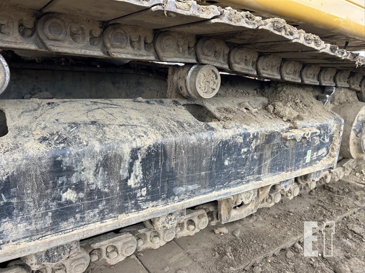 2023-caterpillar-336-image-11