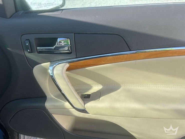 2012-lincoln-mkx-image-21