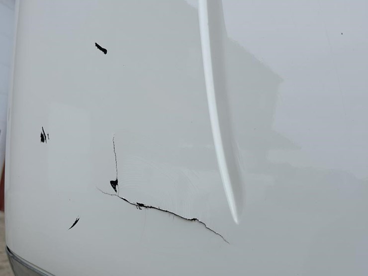 2019-mack-granite-64ft-image-46