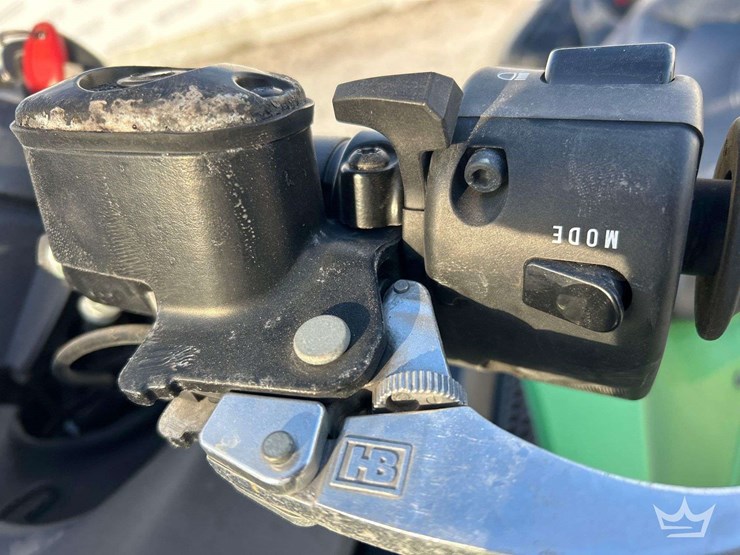 2012-can-am-spyder-motorcycle-image-10