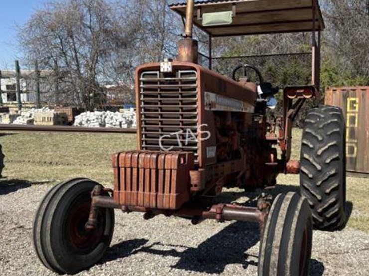 international-856d-image-2