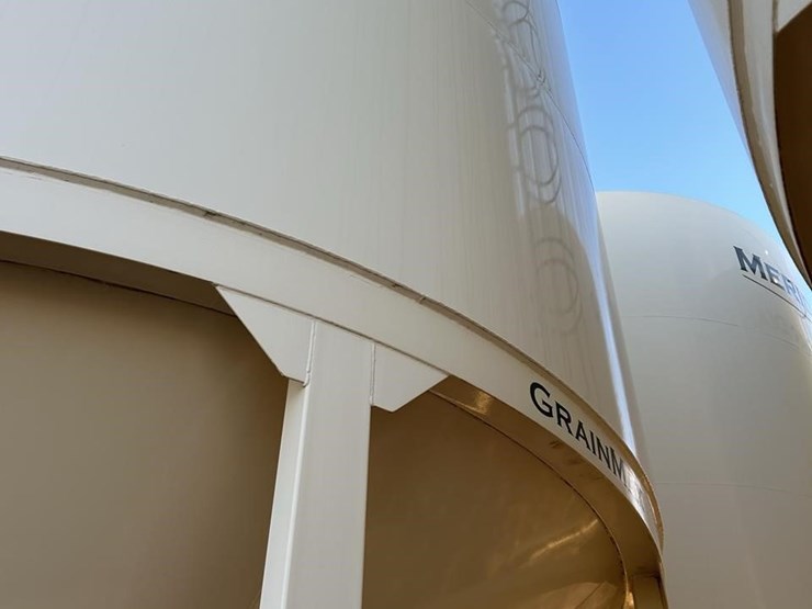 meridian-3000-bushel-hopper-bin-(9)-406-image-10