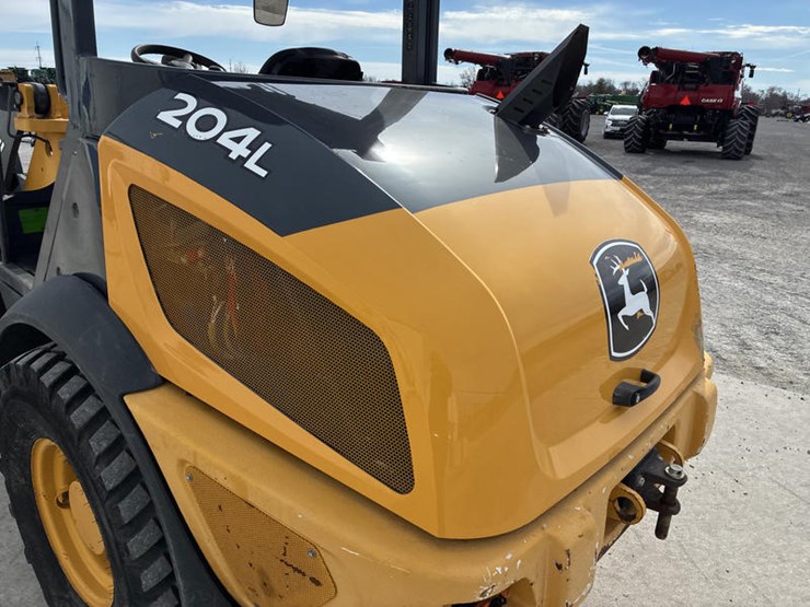 2021-deere-204l-image-32