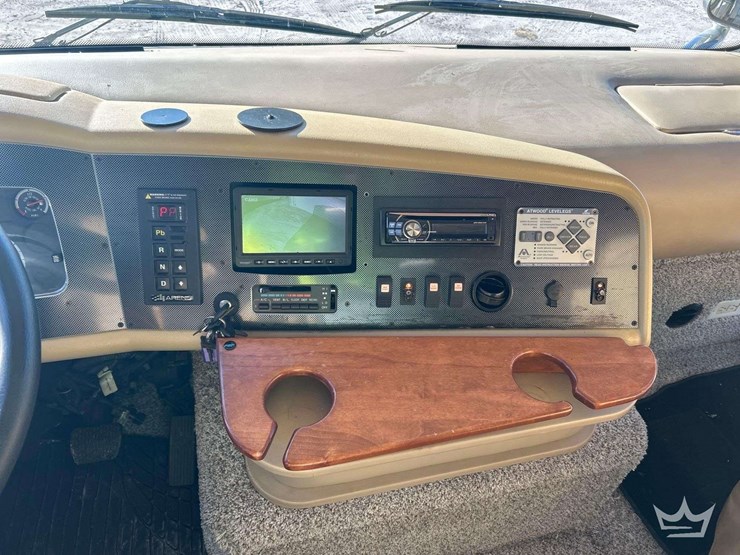 2008-freightliner-allegro-bay-class-a-motorhome-image-37