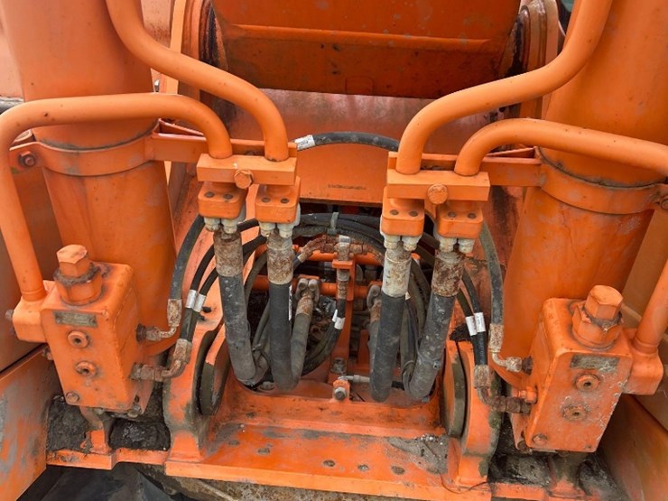 2014-doosan-dx225-lca-image-15