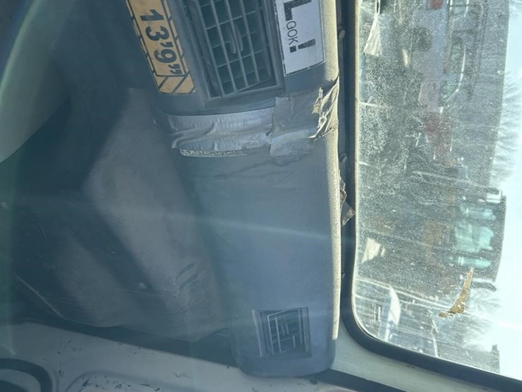 1994-ford-l9000-image-24