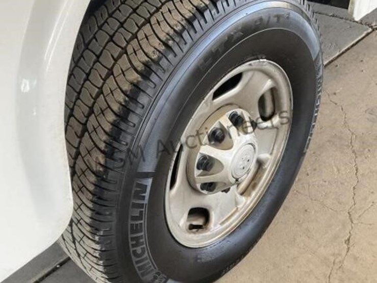 2016-chevrolet-silverado-2500-image-8