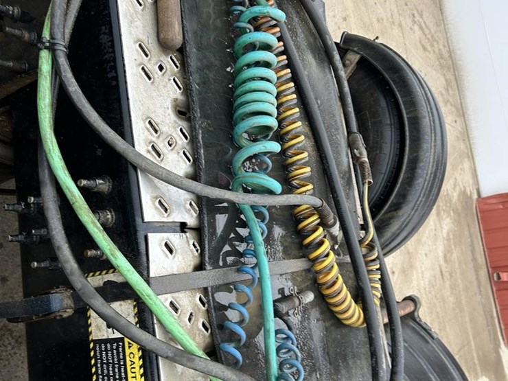 2017-mack-granite-gu713-image-18