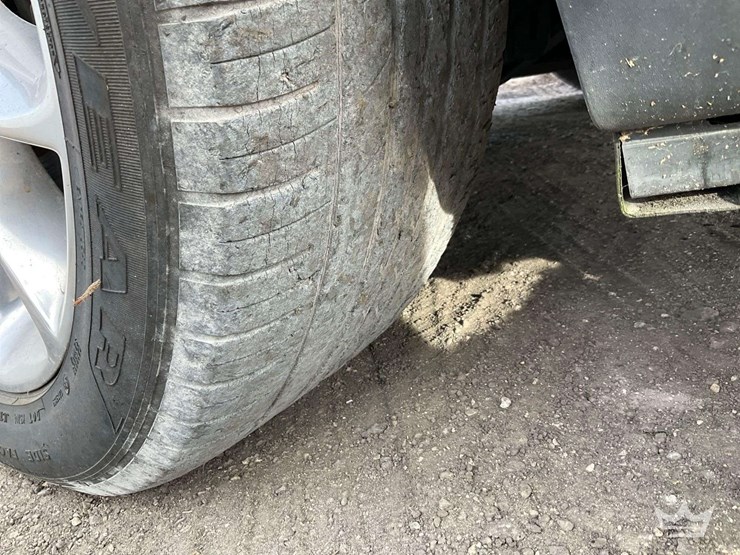 2011-ford-explorer-image-31