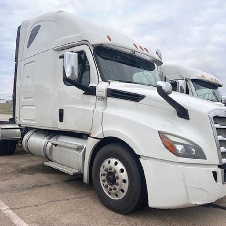 2018 FREIGHTLINER CASCADIA 126