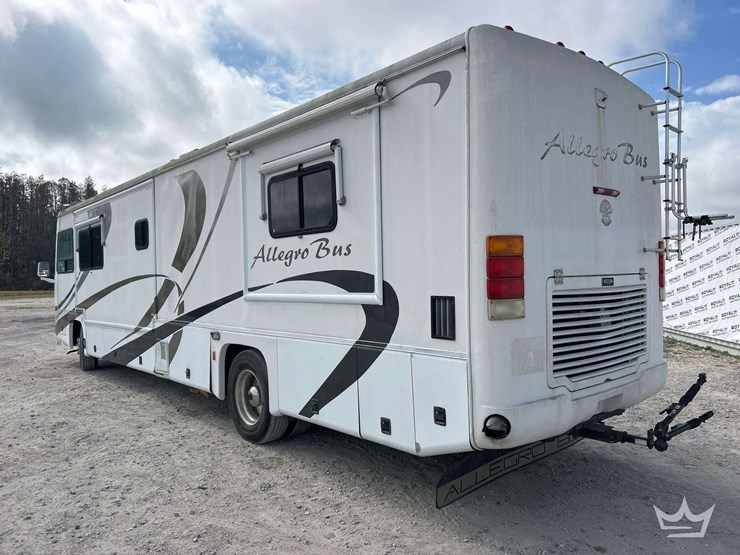 2001-freightliner-allegro-bus-class-a-motorhome-image-4