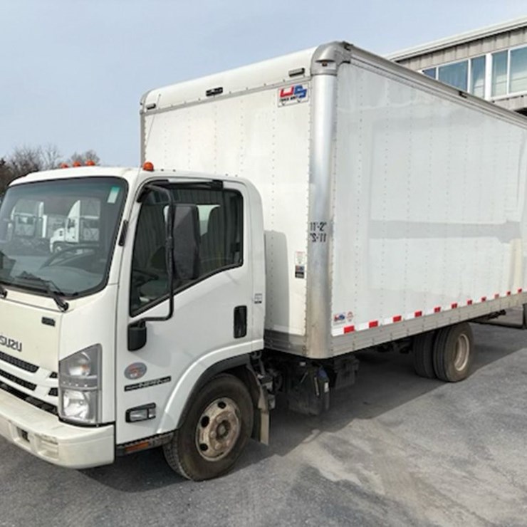 2022 ISUZU NPR HD