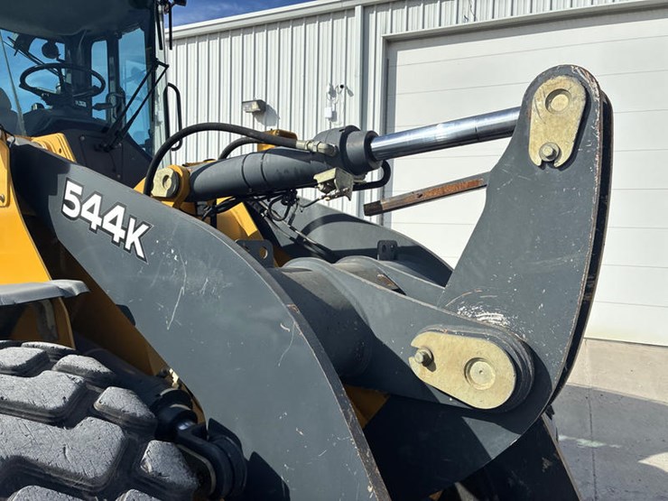 2011-deere-544k-image-19