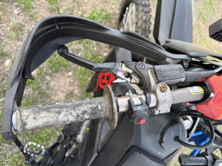 #47-•-husqvarna-motorcycle-image-4