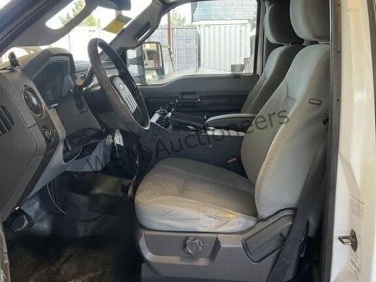 2016-ford-f550-image-21