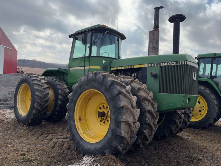 john-deere-8440-image-2