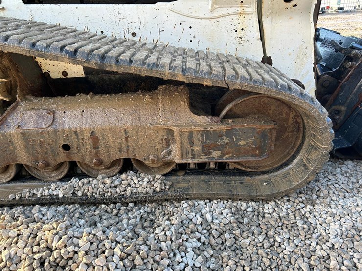 2022-bobcat-t595-image-15