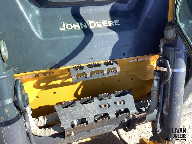 2020-deere-333g-image-15