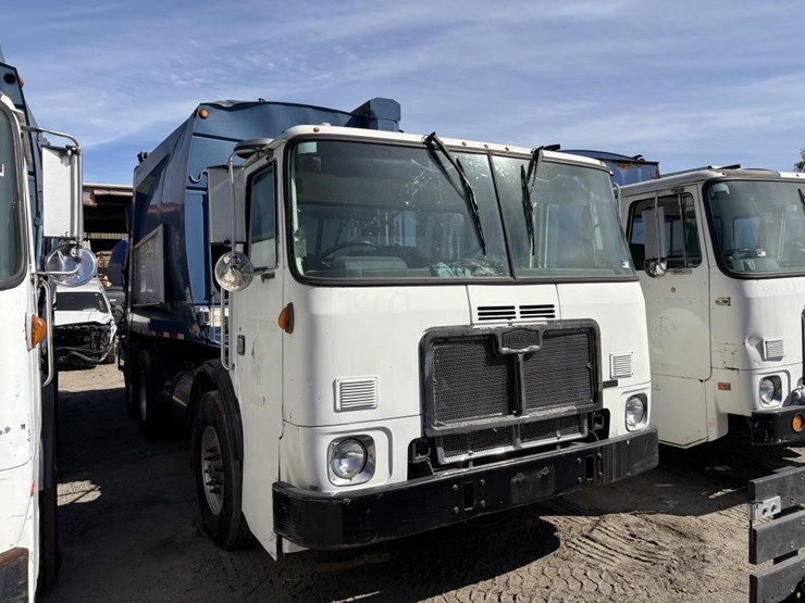 2010-autocar-xpeditor-image-2