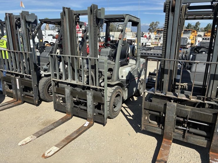 2006-nissan-mugl02a30lv-image-1