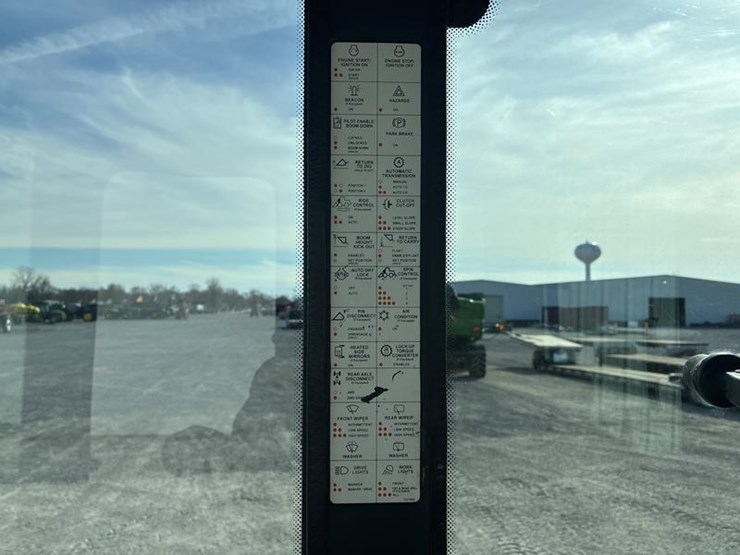 2011-deere-544k-image-68