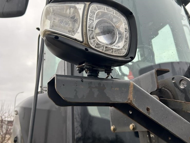 2019-case-721g-image-35