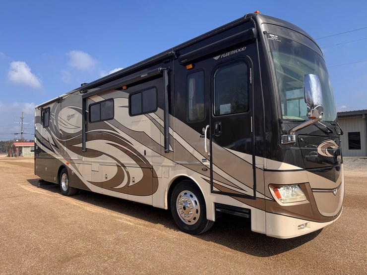 #1339-•-2011-fleetwood-36j-discovery-rv-/-motorhome-image-5