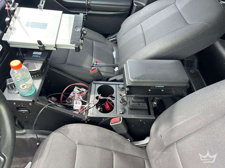 2022-ford-explorer-image-15