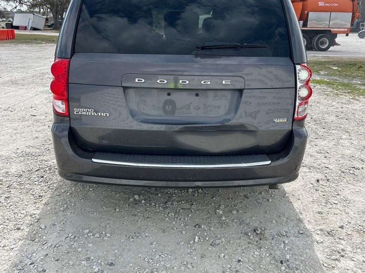 2016-dodge-grand-caravan-image-26