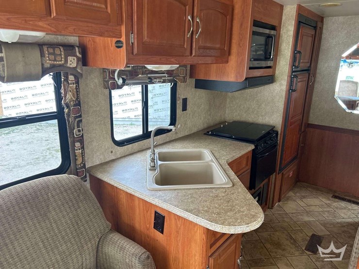 2006-ford-f53-landau-3645ds-36ft.-class-a-motorhome-image-11