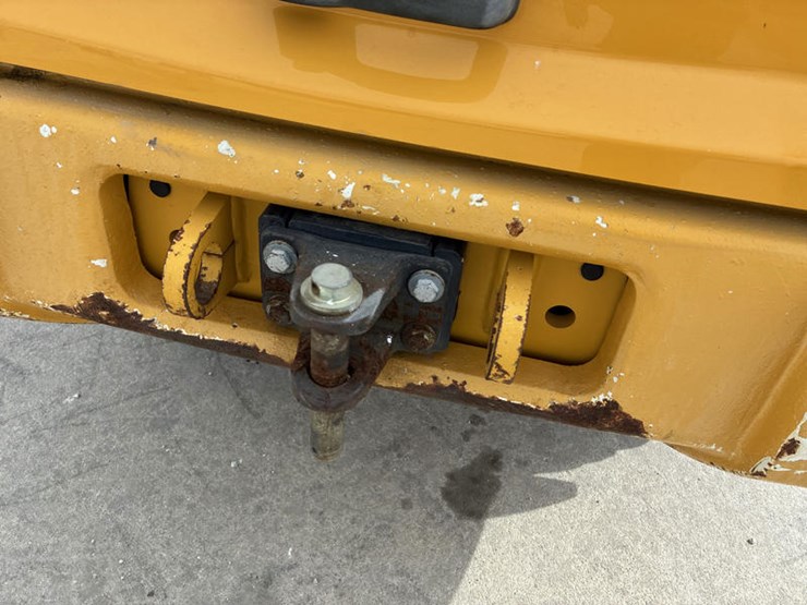 2021-deere-204l-image-31