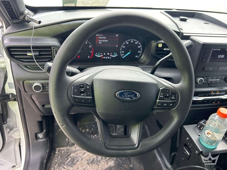 2022-ford-explorer-image-13