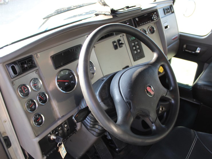 2017-kenworth-t270-image-13