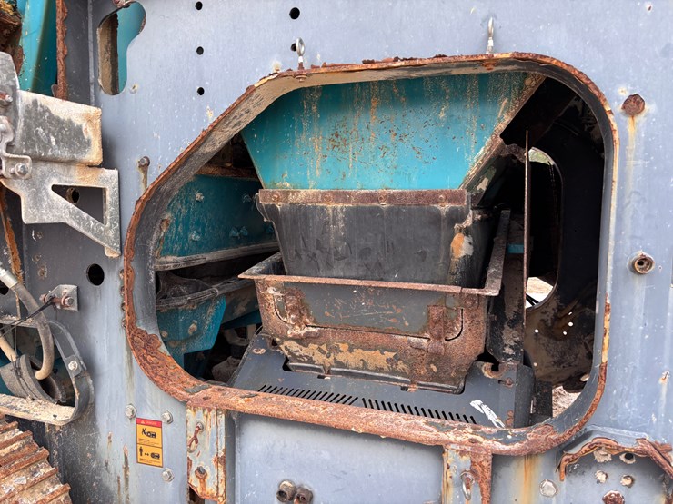 2016-powerscreen-trakpactor-320sr-image-90