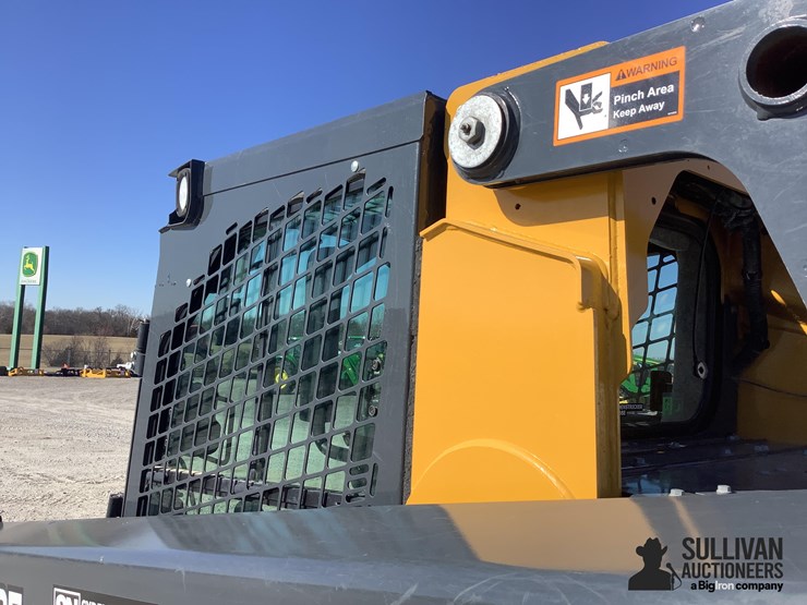 2020-deere-331g-image-16