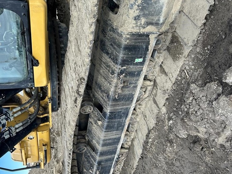 2023-caterpillar-336-image-67