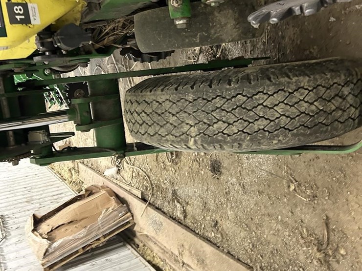 2010-john-deere-1770nt-image-28