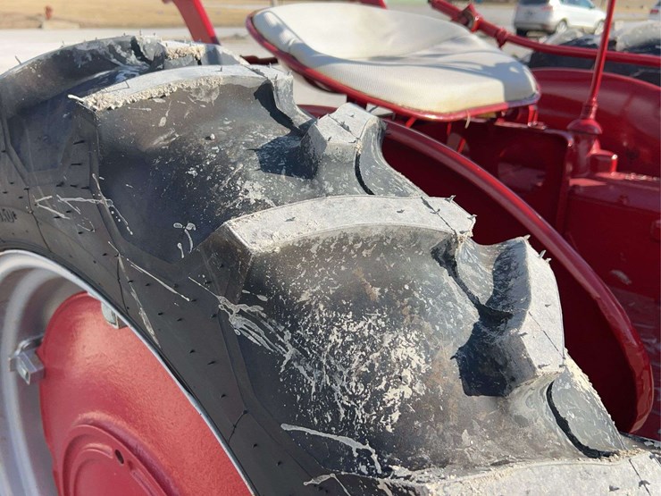 farmall-130-image-42