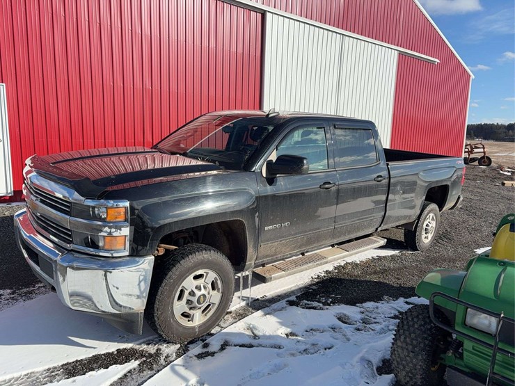2018-chevrolet-silverado-2500-image-2