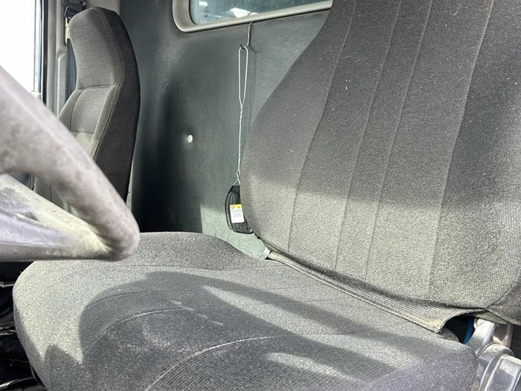 2007-freightliner-columbia-120-image-49